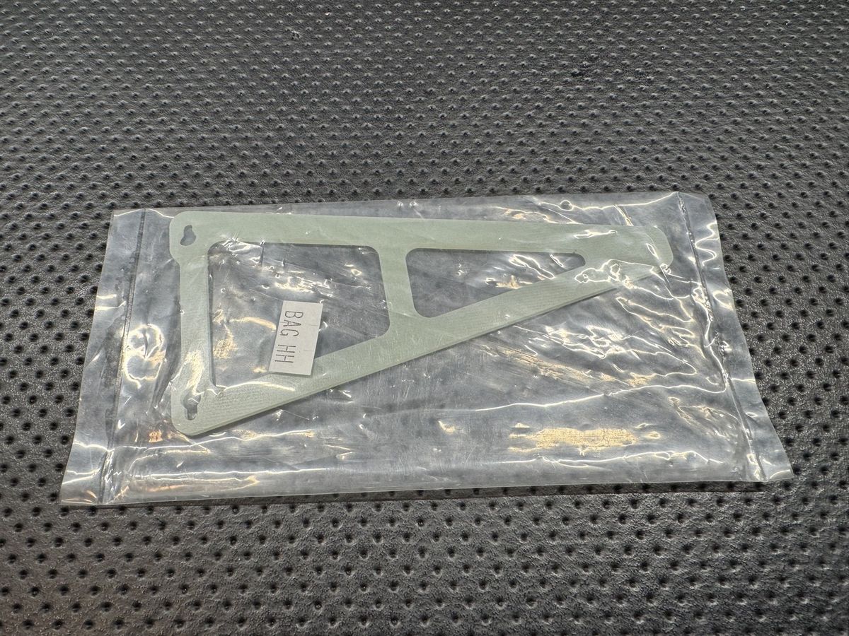 Vintage Team Associated RC10 Worlds Car Battery Brace x2 (1 Bagged HH)