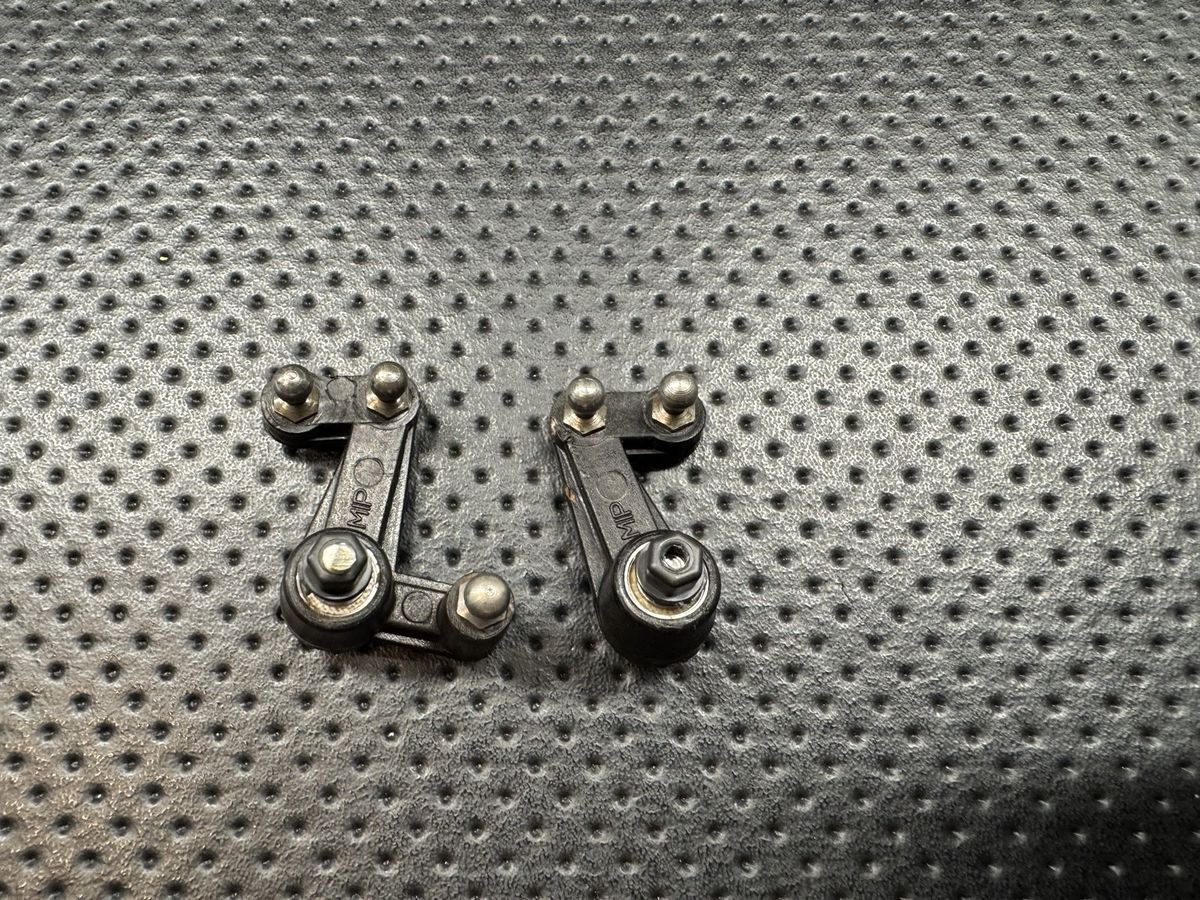 Vintage MIP RC10 Steering Bellcrank Set w/ Ball Studs